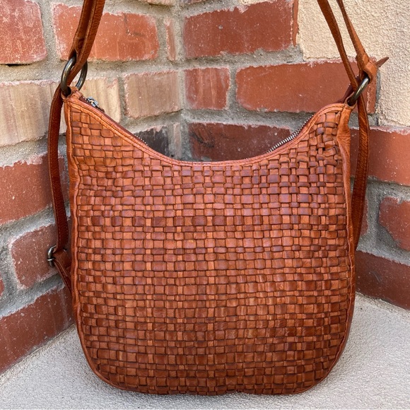 Vilenca Holland 🇳🇱 Woven Leather Convertible Hobo/ Backpack Bag in Cognac - Picture 3 of 9